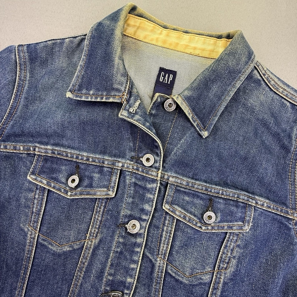 Vintage GAP Denim Jacket Women's Size Medium Dark Wash Blue Trucker 90s Y2K